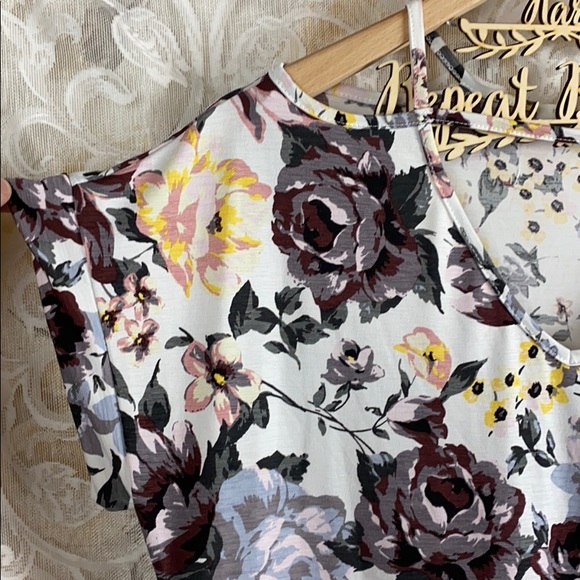 12pm by Mon Ami Boutique Floral Tunic Blouse L - Picture 2 of 10